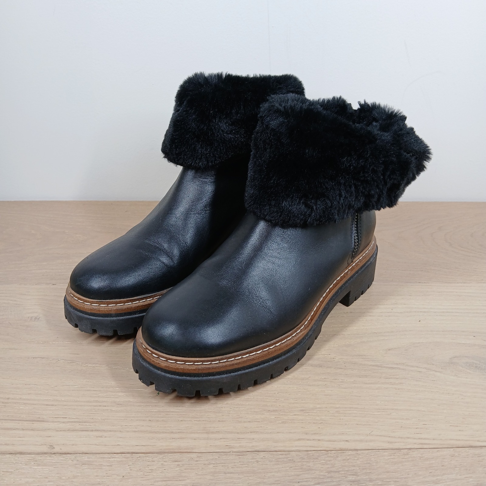 Fabianelli Ankle Boots Womens 8 Black Leather Faux Fur Lug Sole Side Zip